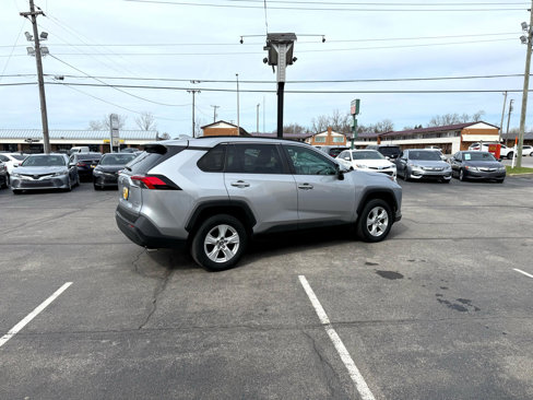 Used 2019 Toyota RAV4 XLE w/ Convenience Package image 7
