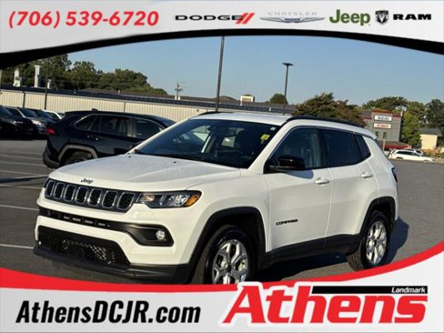 Certified 2025 Jeep Compass Latitude image 1