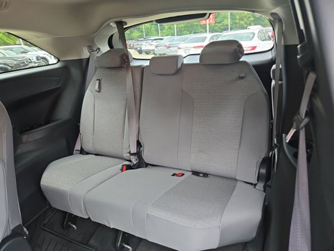 Certified 2025 Toyota Sienna LE image 17