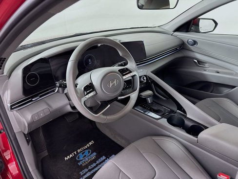 Certified 2025 Hyundai Elantra SEL image 9
