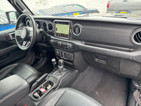 Used 2023 Jeep Wrangler Sahara image 5