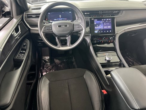 Used 2023 Jeep Grand Cherokee Altitude image 22