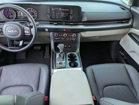Used 2024 Kia Carnival LX image 28