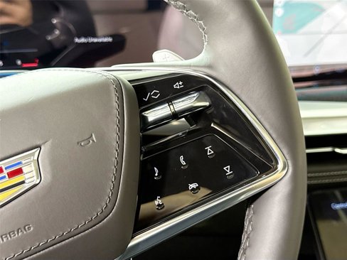 Used 2025 Cadillac Escalade ESV V image 19