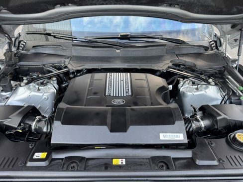 Used 2018 Land Rover Range Rover HSE image 6