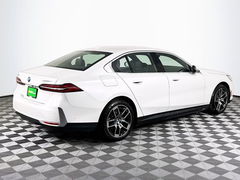 Used 2025 BMW i5 eDrive40i image 10