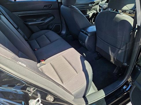 Used 2024 Nissan Altima 2.5 SV image 18