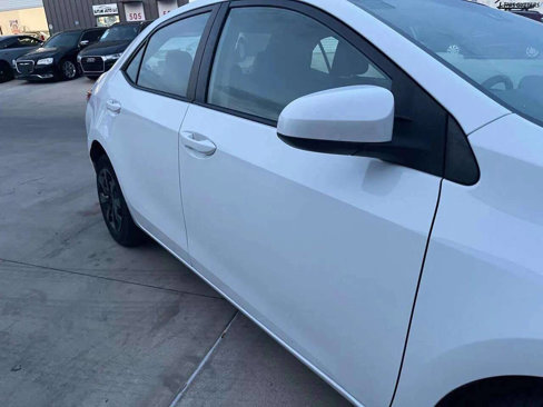 Used 2018 Toyota Corolla LE image 23