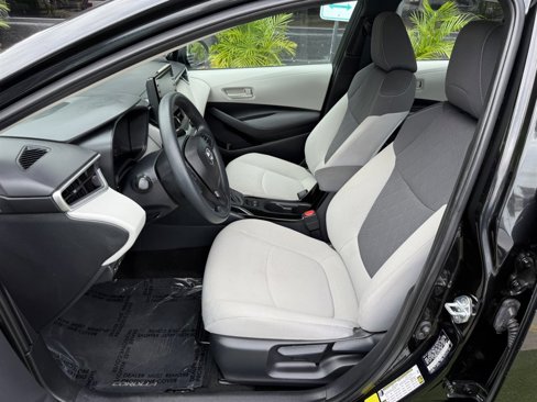 Used 2022 Toyota Corolla LE image 13