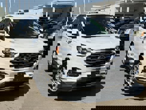 Used 2022 Ford Edge SEL image 2