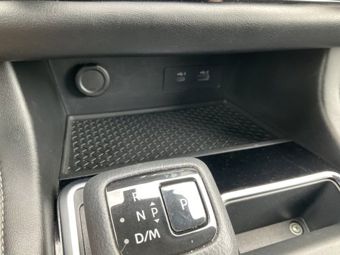 Used 2024 Nissan Pathfinder SV image 17