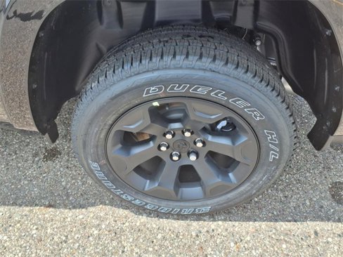 New 2026 RAM 1500 4x4 Crew Cab image 8