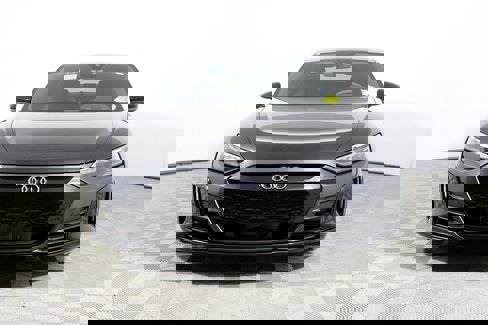 Used 2024 Audi e-tron GT Premium Plus image 2