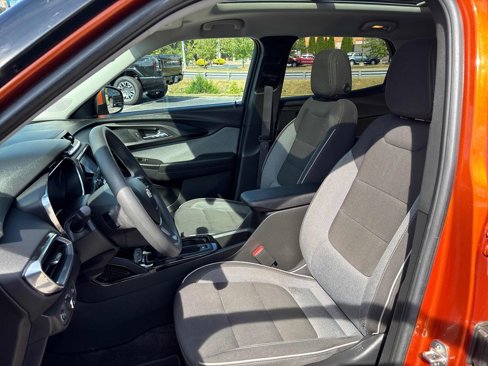 Used 2022 Chevrolet TrailBlazer LT w/ Sun and Liftgate Package image 18