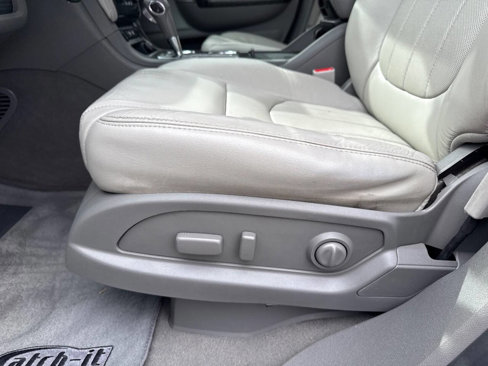 Used 2014 Chevrolet Traverse LTZ image 16
