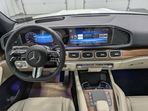 New 2026 Mercedes-Benz GLS 580 4MATIC image 16