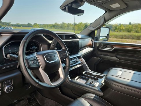 Used 2024 GMC Sierra 3500 Denali w/ Technology Package image 9