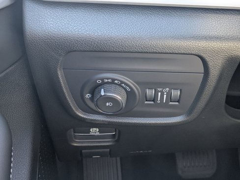 New 2025 Jeep Grand Cherokee Limited image 13