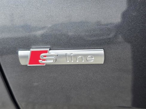 Used 2022 Audi Q8 Premium Plus w/ Premium Plus Package image 29