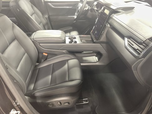 Used 2024 GMC Acadia Elevation image 14