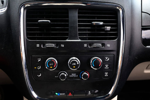 Used 2020 Dodge Grand Caravan SXT image 33