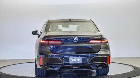 New 2026 BMW 760i xDrive w/ Executive Package image 3