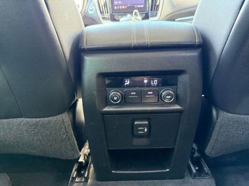 Used 2020 Chevrolet Traverse LT w/ Driver Confidence II Package image 33