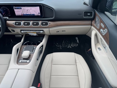 New 2026 Mercedes-Benz GLS 450 4MATIC image 17