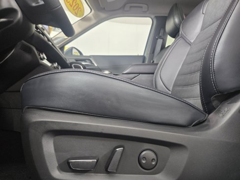 New 2025 Mitsubishi Outlander SE image 31