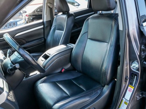 Used 2019 Toyota Highlander XLE image 13