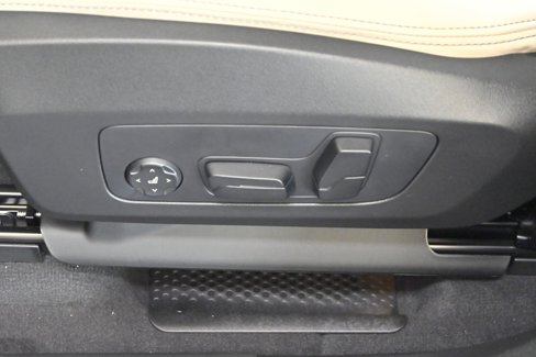 New 2025 BMW X1 xDrive28i w/ Premium Package image 11