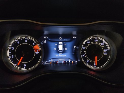 Used 2023 Jeep Cherokee Altitude Lux image 23