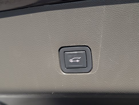 Used 2022 Chevrolet Traverse LT w/ LT Premium Package image 46