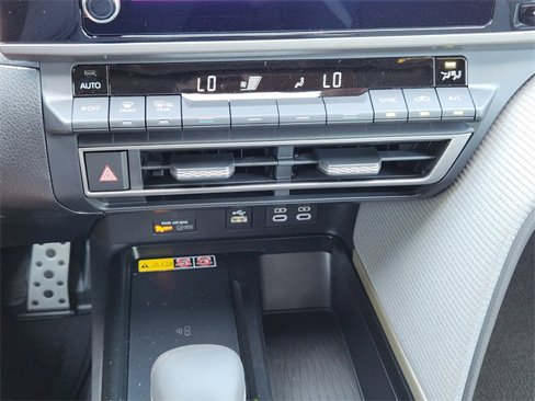 New 2025 Toyota Camry SE image 15