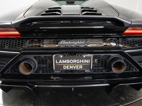 Used 2022 Lamborghini Huracan EVO image 24