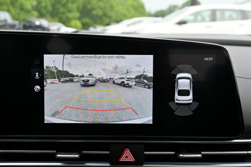 Used 2024 Hyundai Elantra Limited image 37