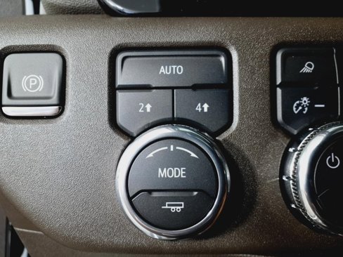 New 2026 GMC Sierra 1500 SLT image 8