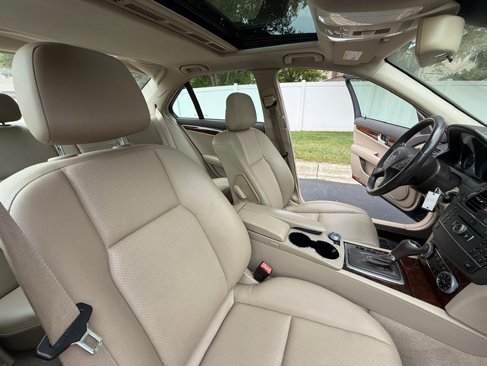 Used 2011 Mercedes-Benz C 300 4MATIC Sedan image 28