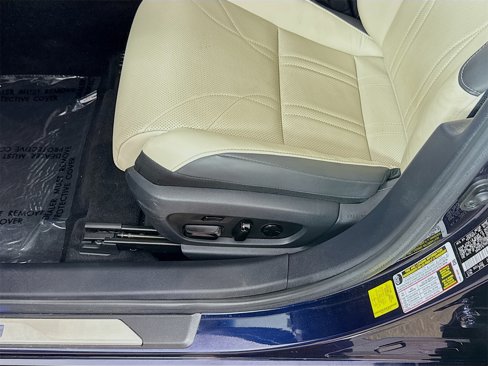 Used 2023 Lexus ES 300h w/ Luxury Package image 16