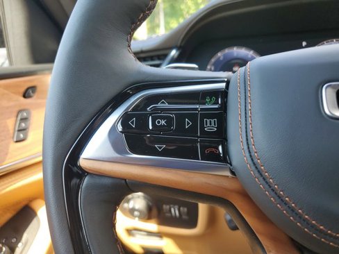 New 2025 Jeep Grand Cherokee Summit image 25
