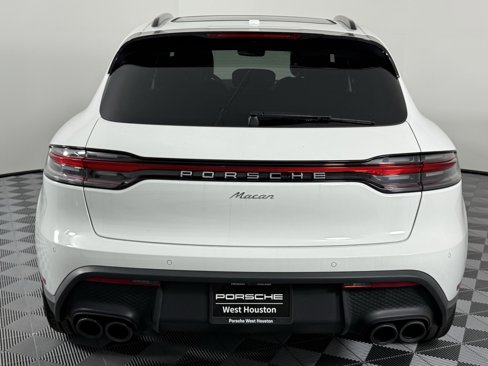 Certified 2025 Porsche Macan image 10