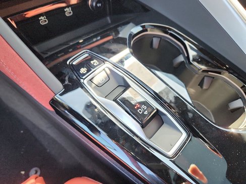 New 2025 Audi SQ5 Prestige image 13