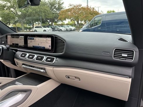 New 2026 Mercedes-Benz GLS 450 4MATIC image 42