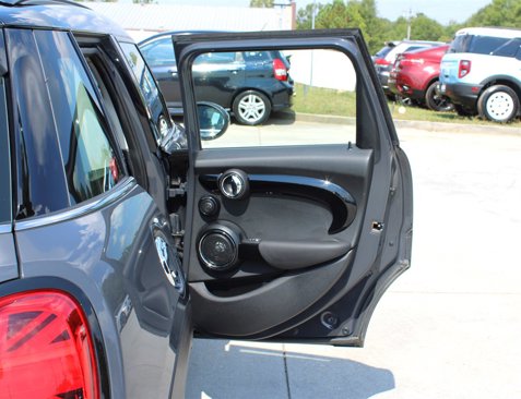 Used 2019 MINI Cooper S w/ Signature Upholstery Package image 34
