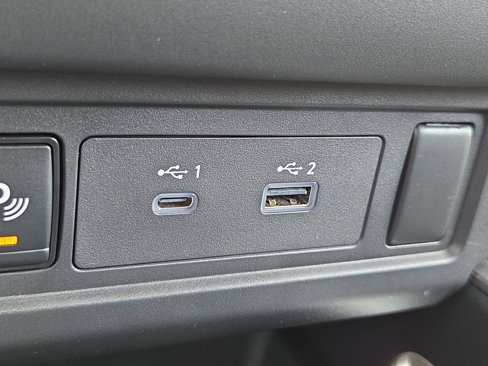 Used 2025 Nissan Frontier SV image 10
