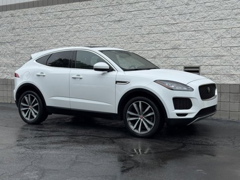 Used 2019 Jaguar E-PACE SE image 4