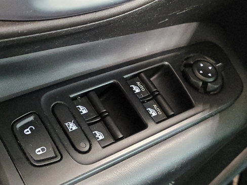 Used 2020 Jeep Renegade Limited image 27