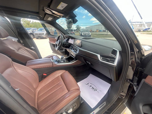 Used 2021 BMW X5 M50i w/ Executive Package image 29