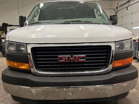 Used 2017 GMC Savana 2500 image 10