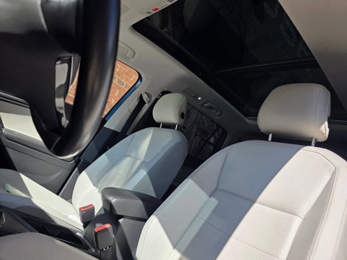 Used 2018 Volkswagen Tiguan SEL image 21